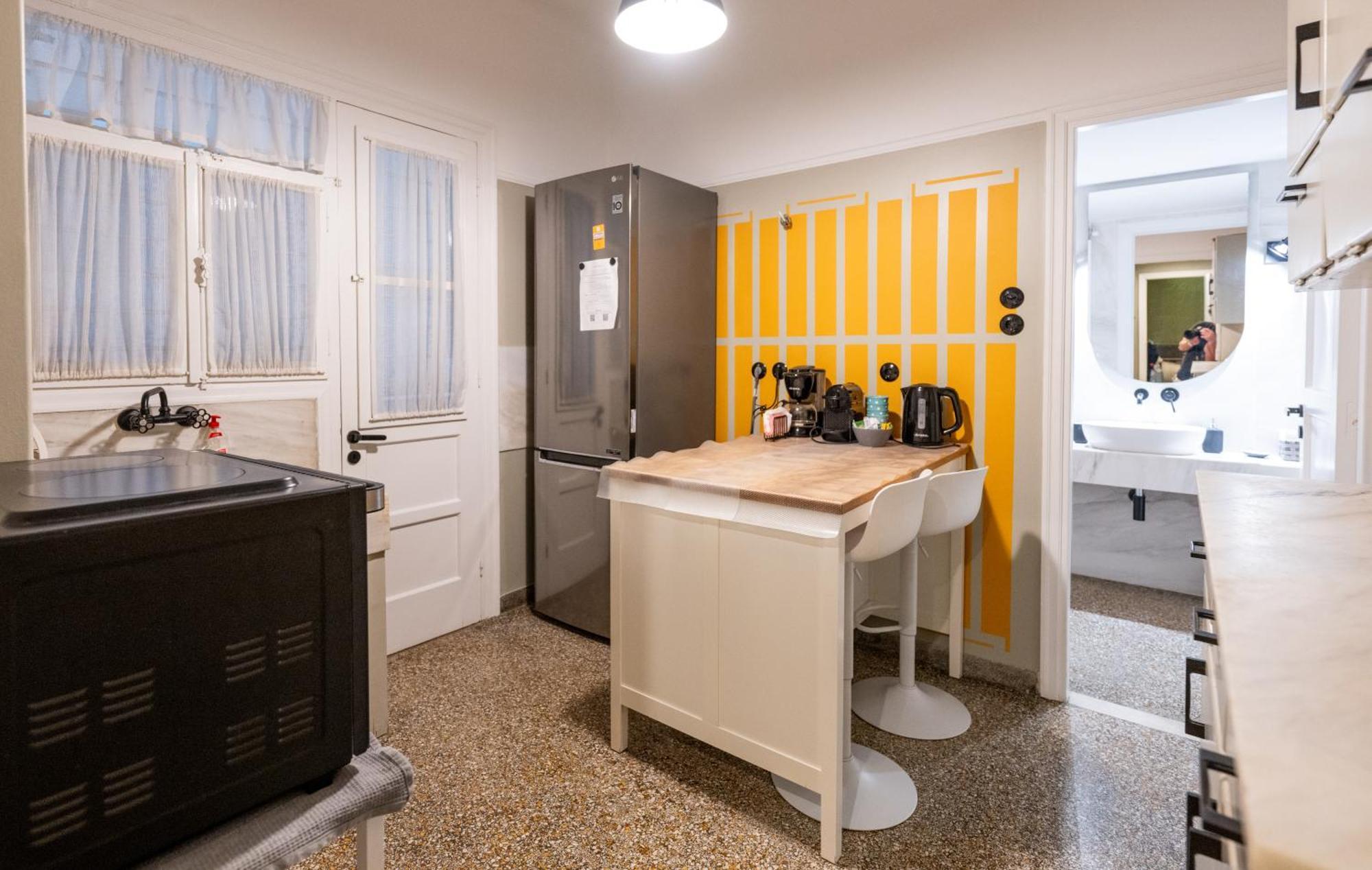 Entire Apartment - Heart Of Афины Экстерьер фото